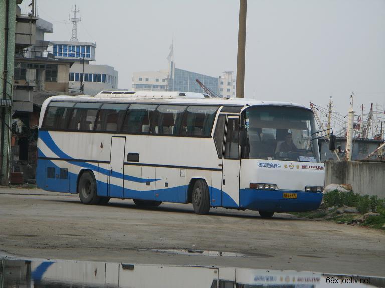 NB-NEOPLAN.JPG