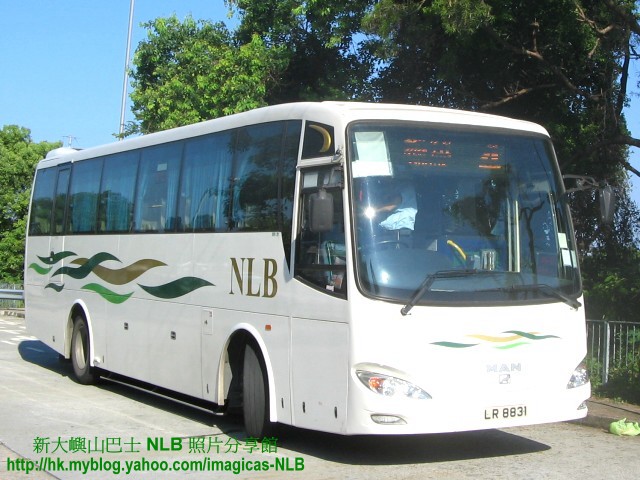 4-LR8831.jpg