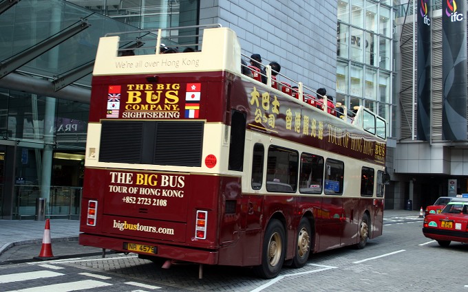 bigbus-nr4579rear.jpg