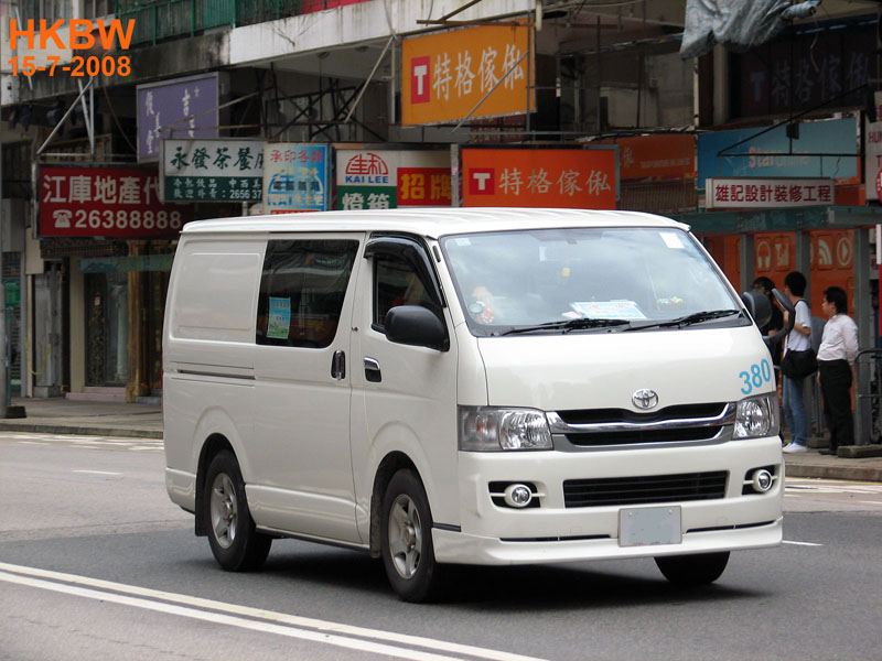Hiace02.jpg