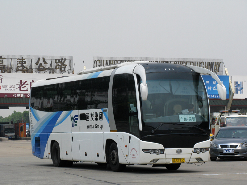 ZK6128HB(粤AC4833).jpg