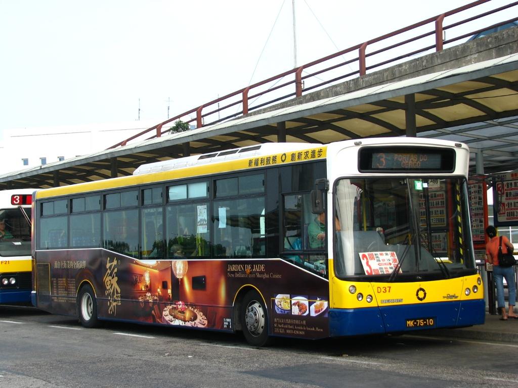 bus19024.JPG