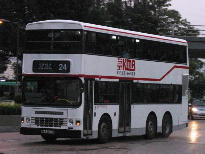 bus18106.jpg