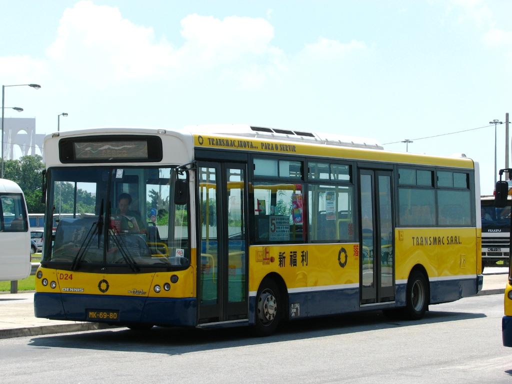bus19049.JPG