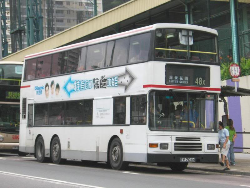 bus16962.jpg