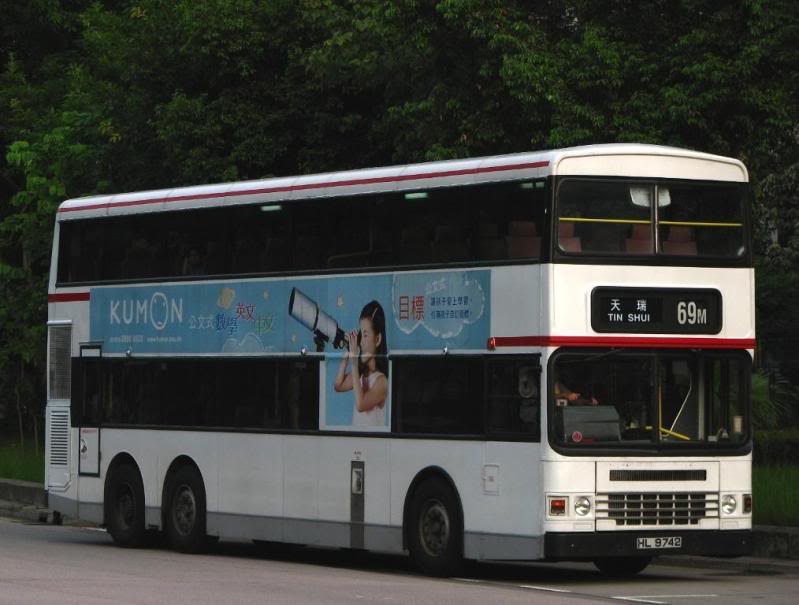 bus18522.jpg
