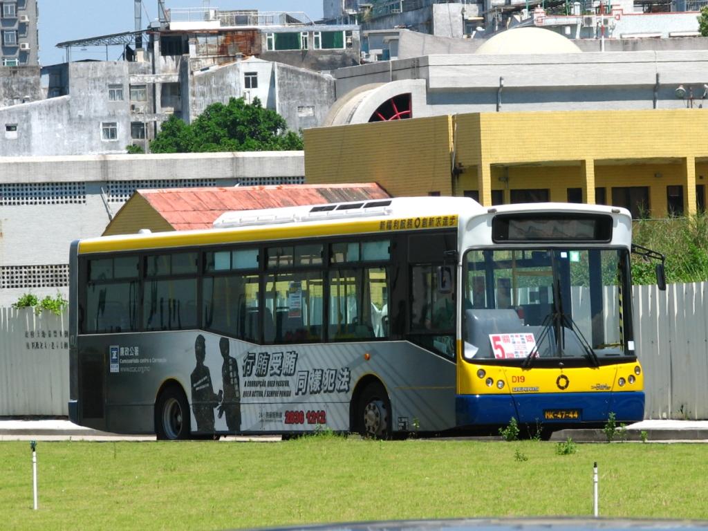 bus19052.JPG
