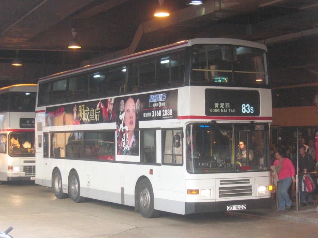 bus13893.jpg