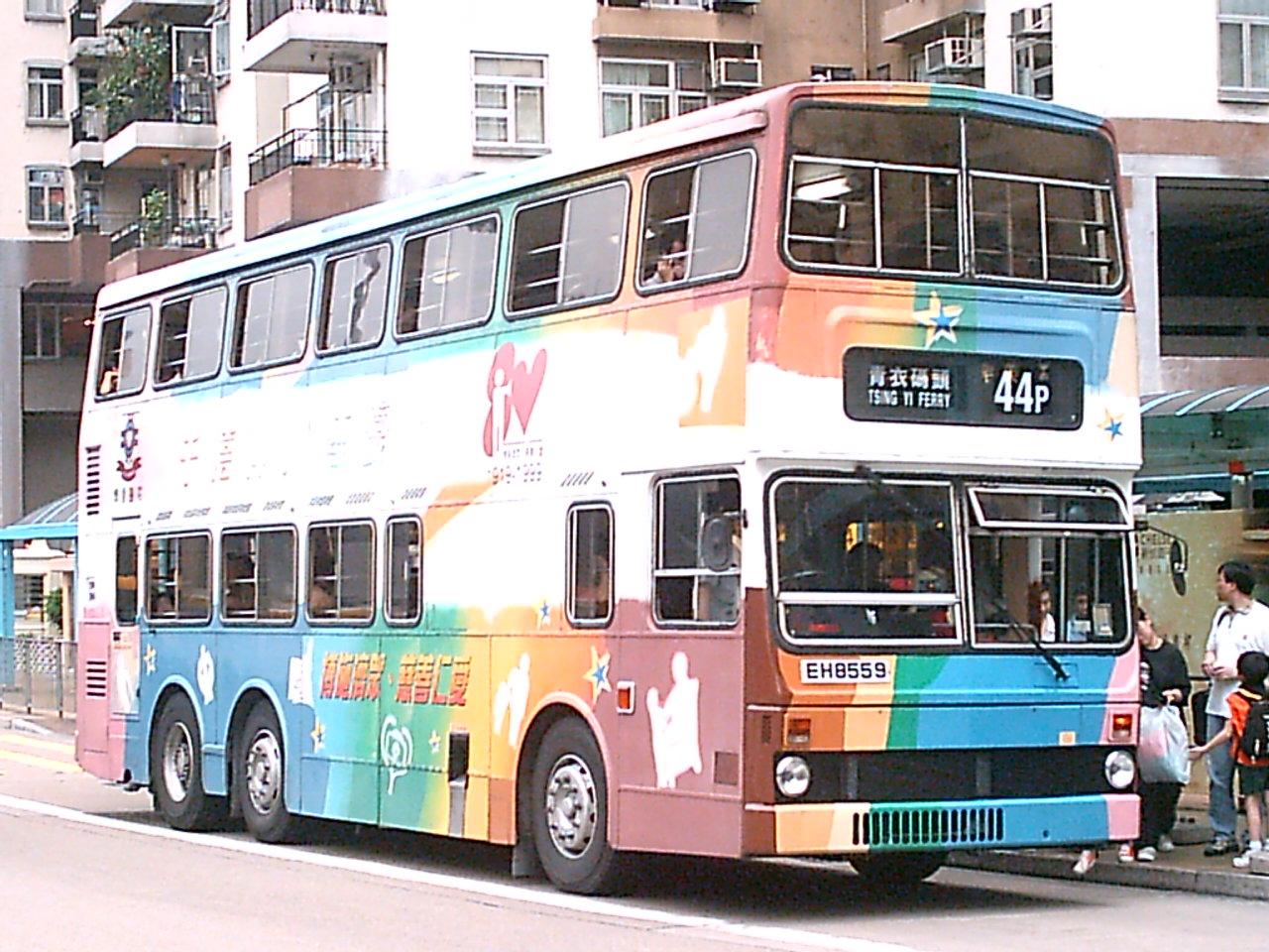 bus4413.JPG