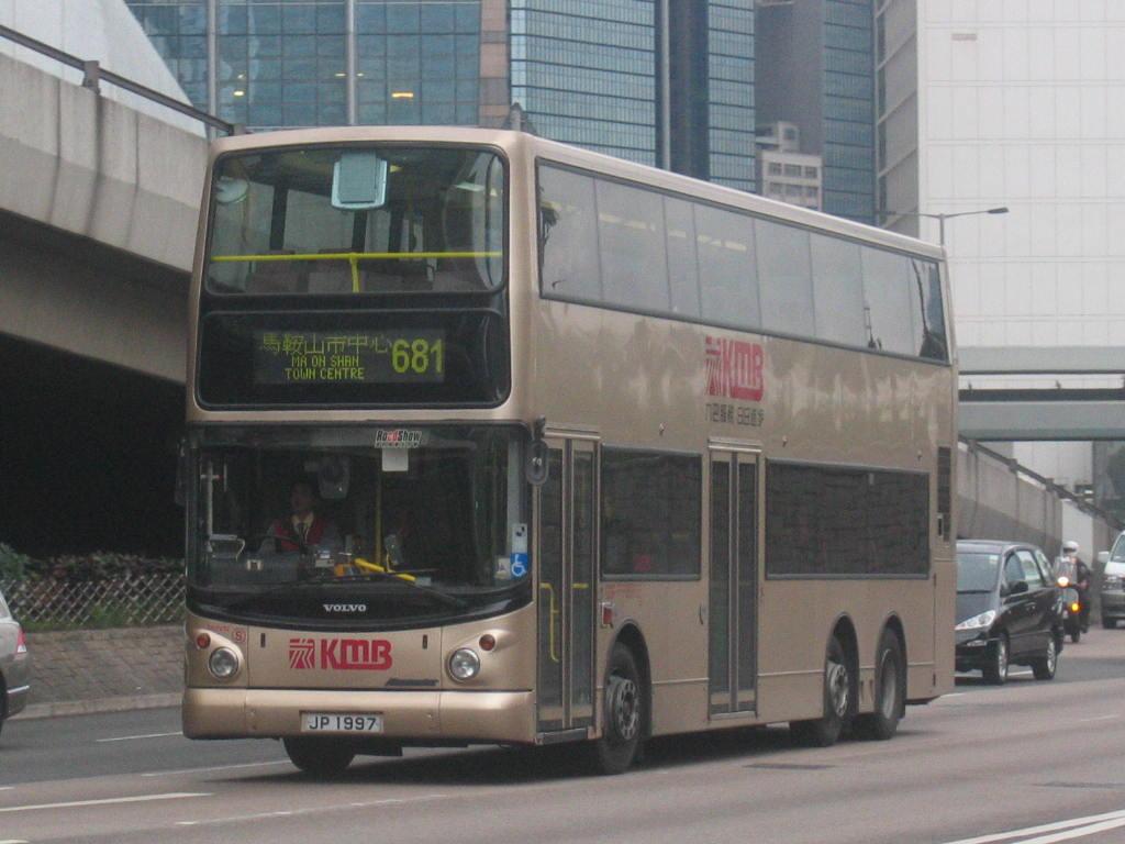 bus13720.JPG