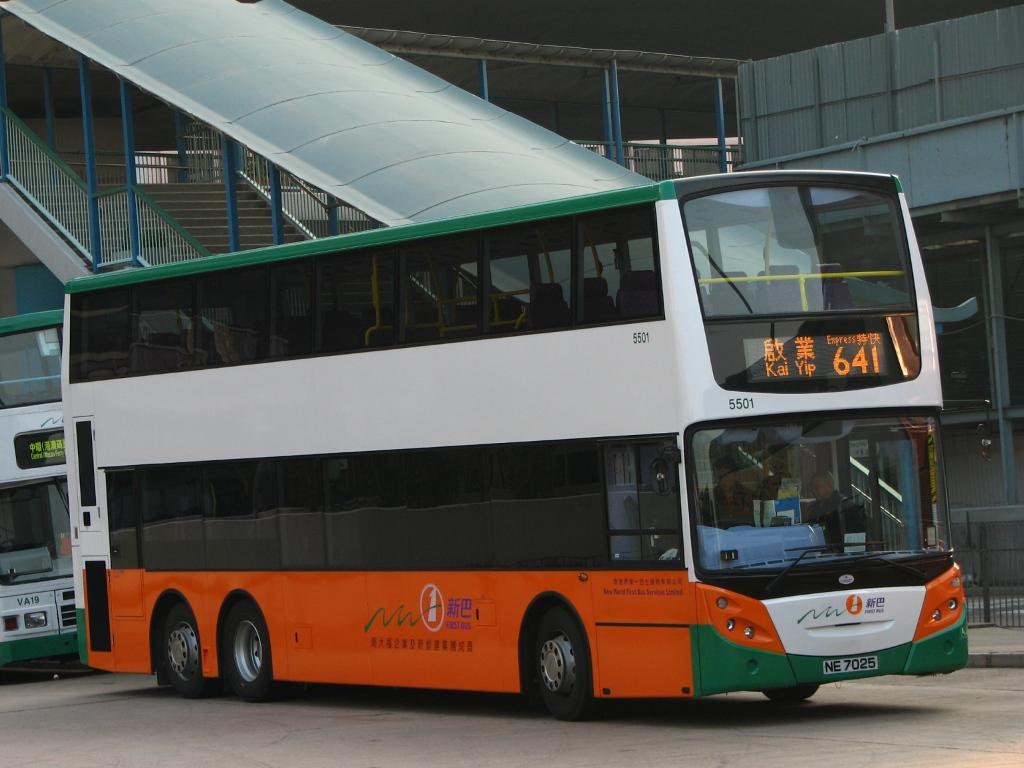 bus18916.JPG