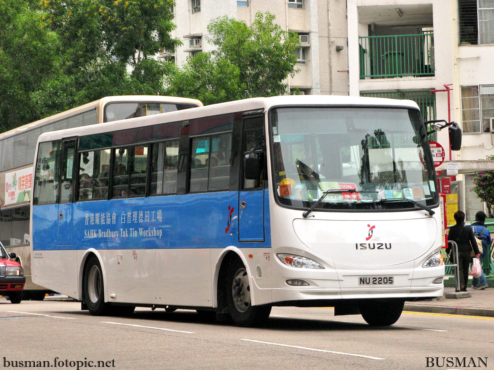 nu2205-a.jpg