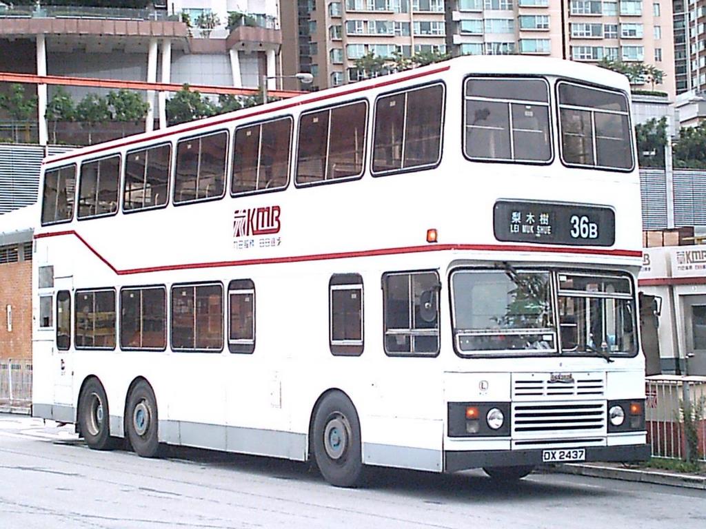 bus8875.JPG