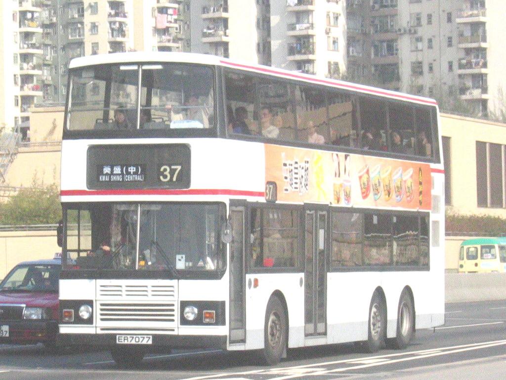 bus4130.JPG