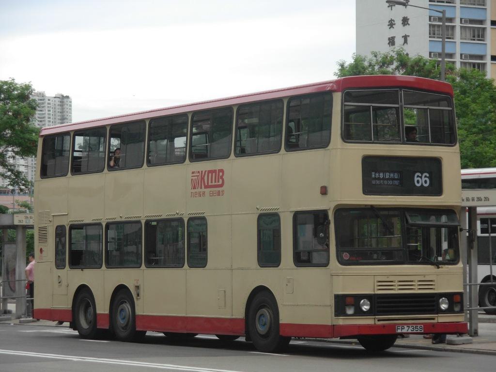 bus18557.JPG