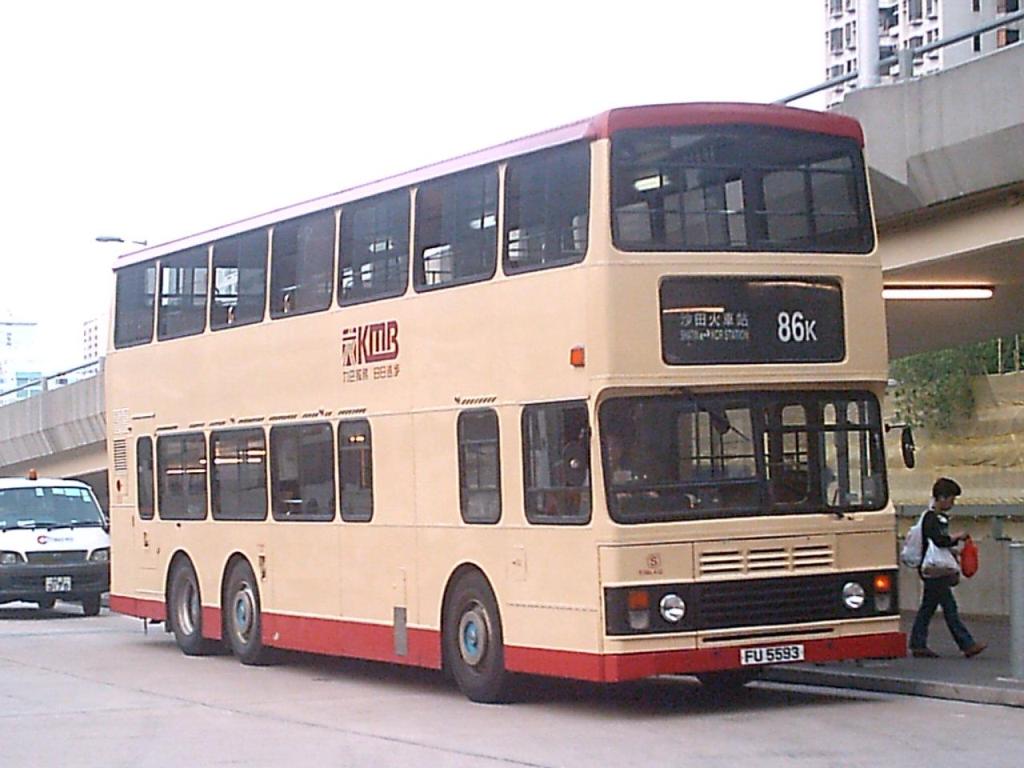 bus16004.JPG