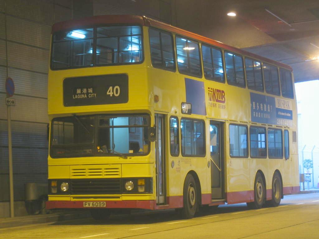 bus13218.jpg