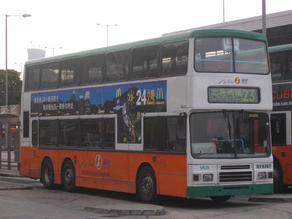 bus18236.JPG