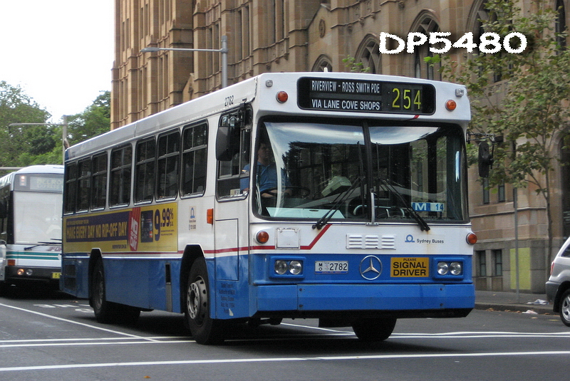 MO2782@254.jpg
