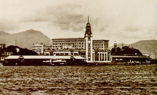 1933年天星碼頭鐵路車站及半島酒店.jpg