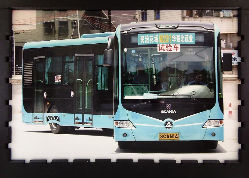 N310UA @ M201.JPG