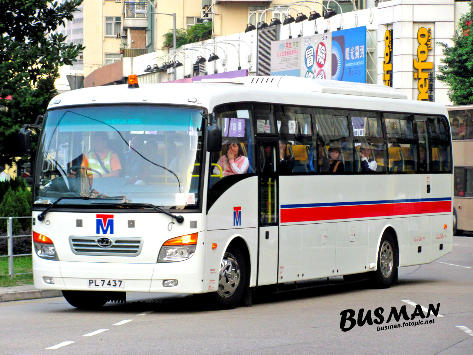 PL7437-a.jpg