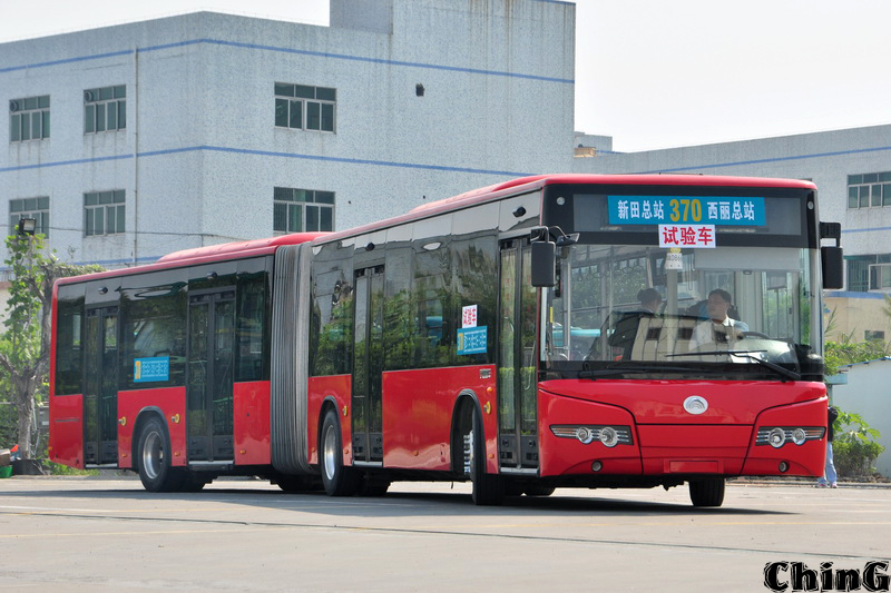 YA08666_2.jpg