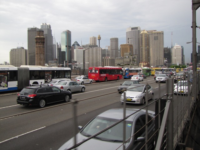 bus-queue-1.JPG