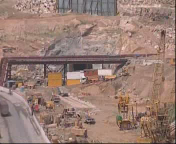 YauTongStation_w_Roger.wmv_snapshot_01.29_[2010.12.11_20.47.35].jpg