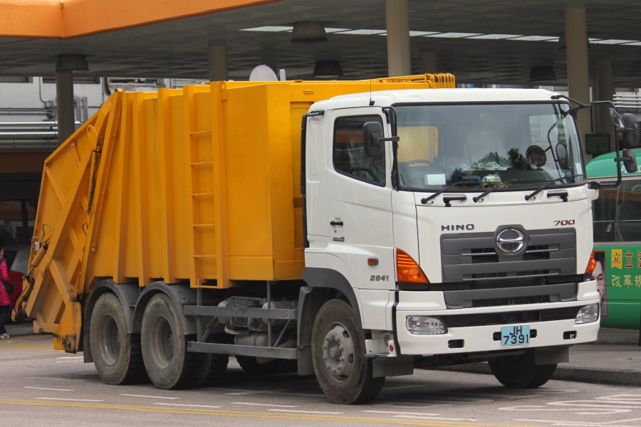 Hino_700_JH7391.jpg