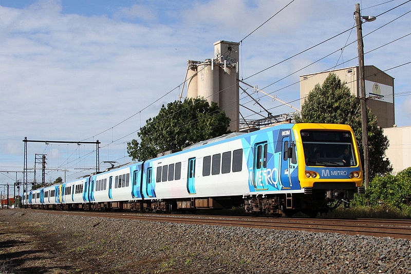 800px-Metro-liveried-XTrapolis-train-863M.jpg