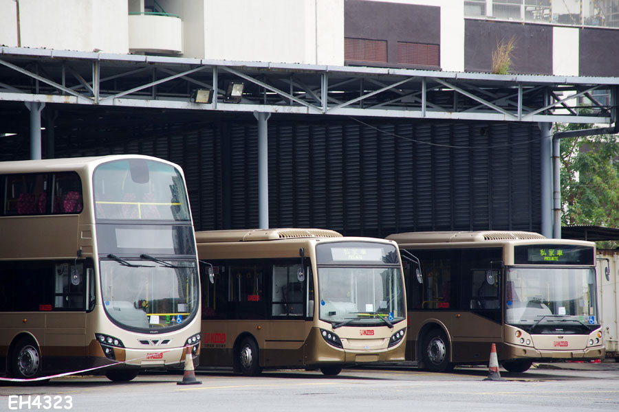 T_B9TL_E200_B7RLE_01.jpg
