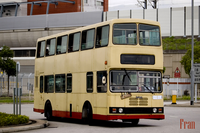 BL79_DE3104_3.jpg