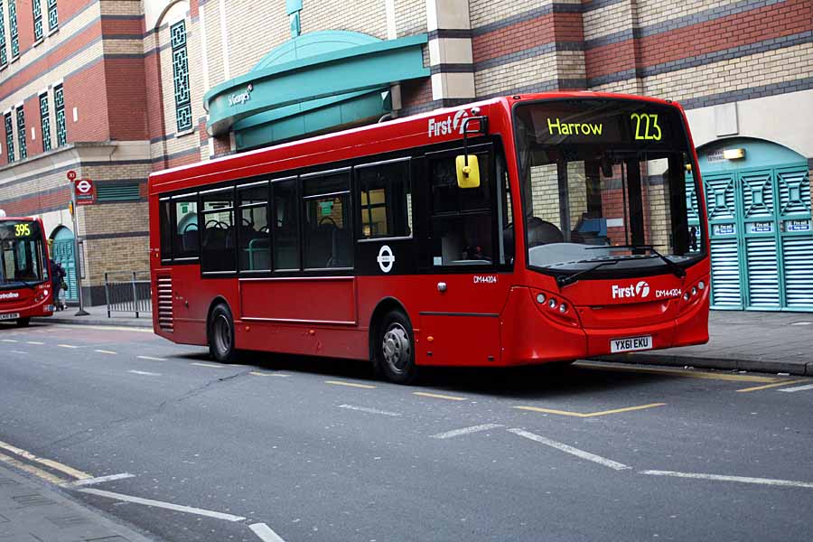 223 dm44204 harrow stand.jpg