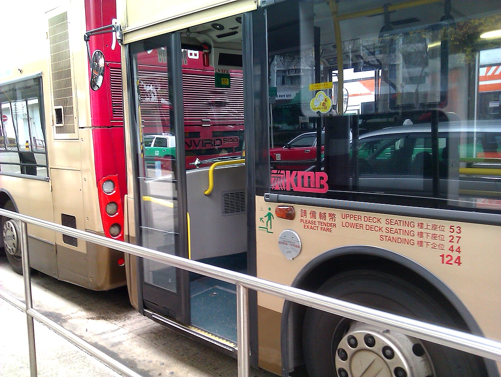 BUS1.jpg