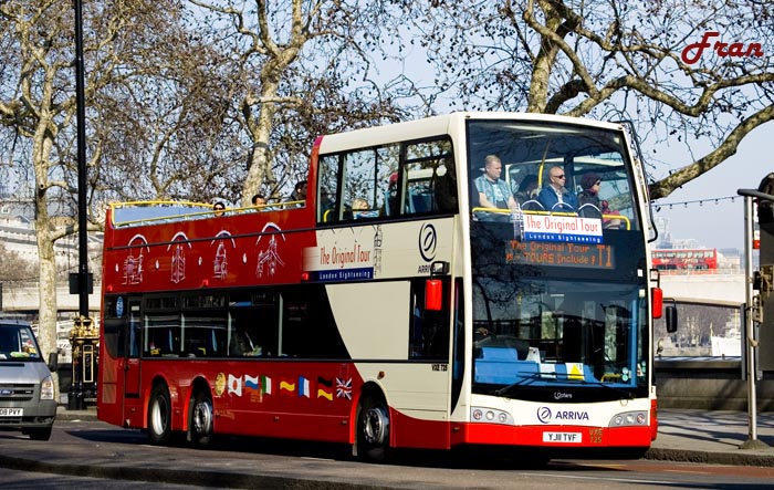 Arriva London VWE725 @ T1.jpg