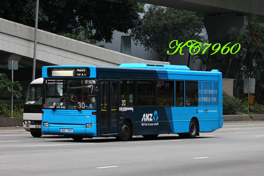 GU719_30.jpg