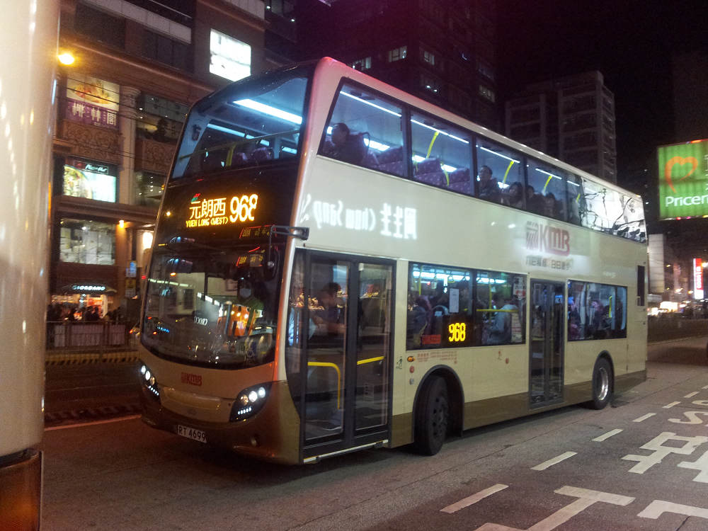 RT4699_968.jpg