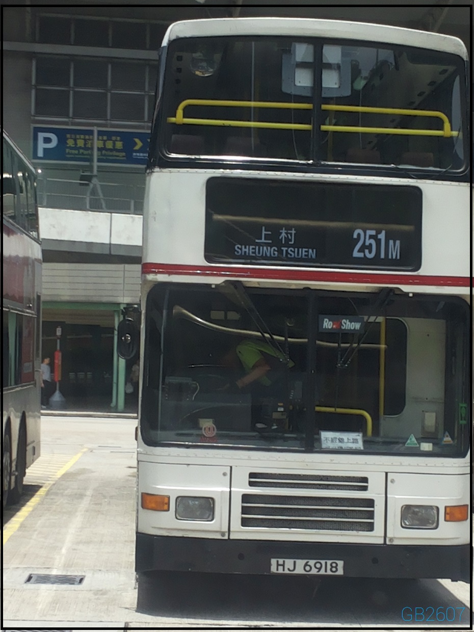 U AV262 HJ6918@251M.jpg