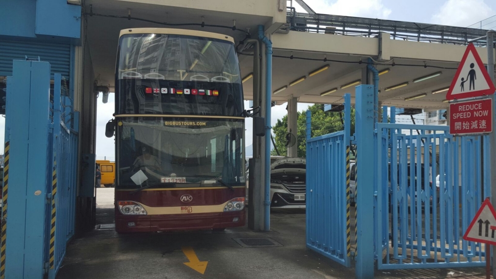 Bigbus.jpg